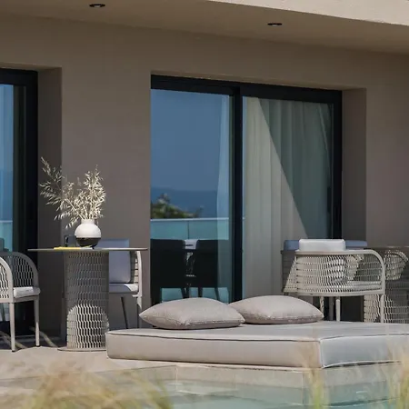 Aeolia Residences Villa *