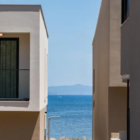 Aeolia Residences Villa *
